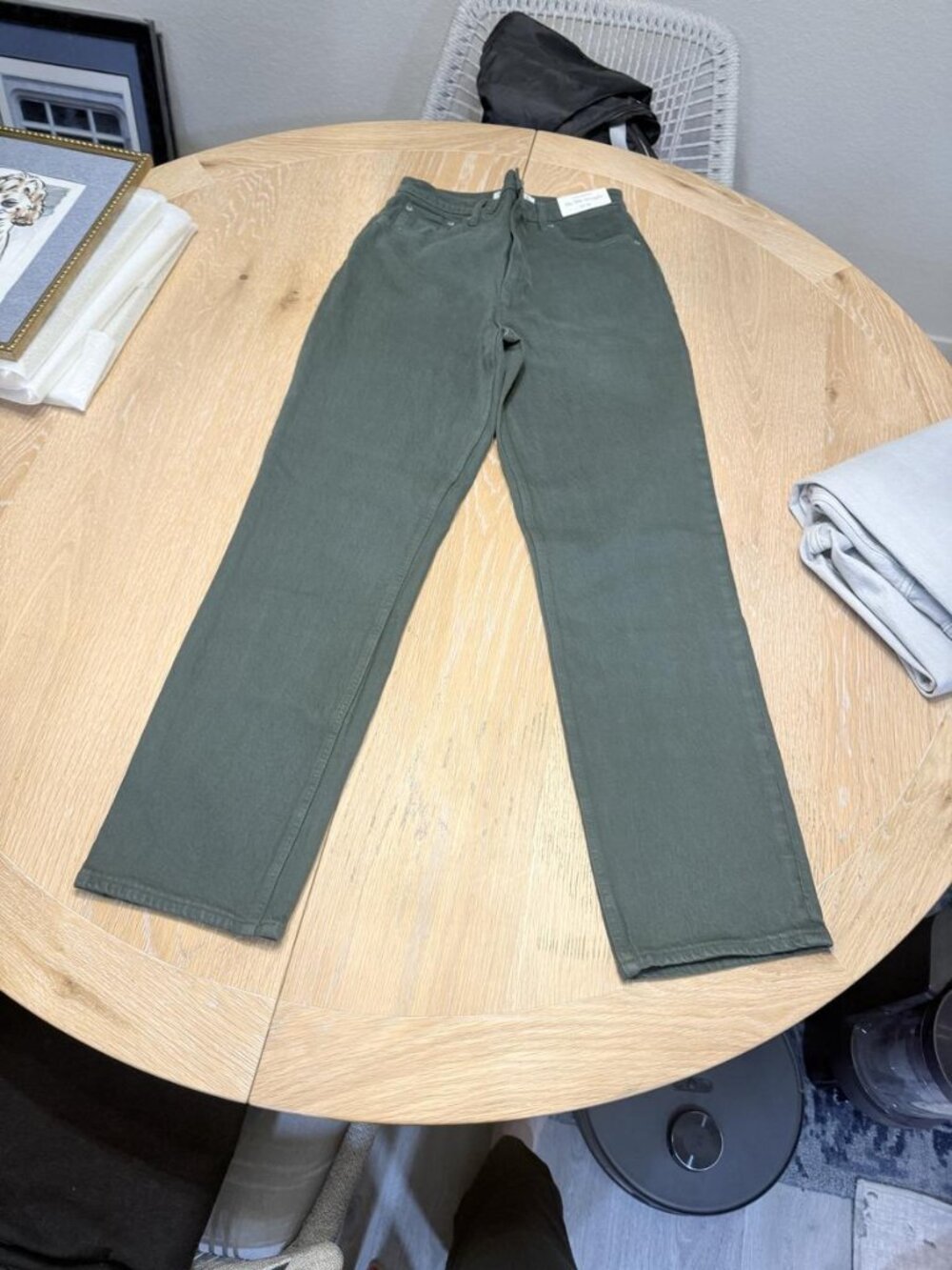 Abercrombie The 90s Straight Ultra High Rise Size 27/4R Olive NWT